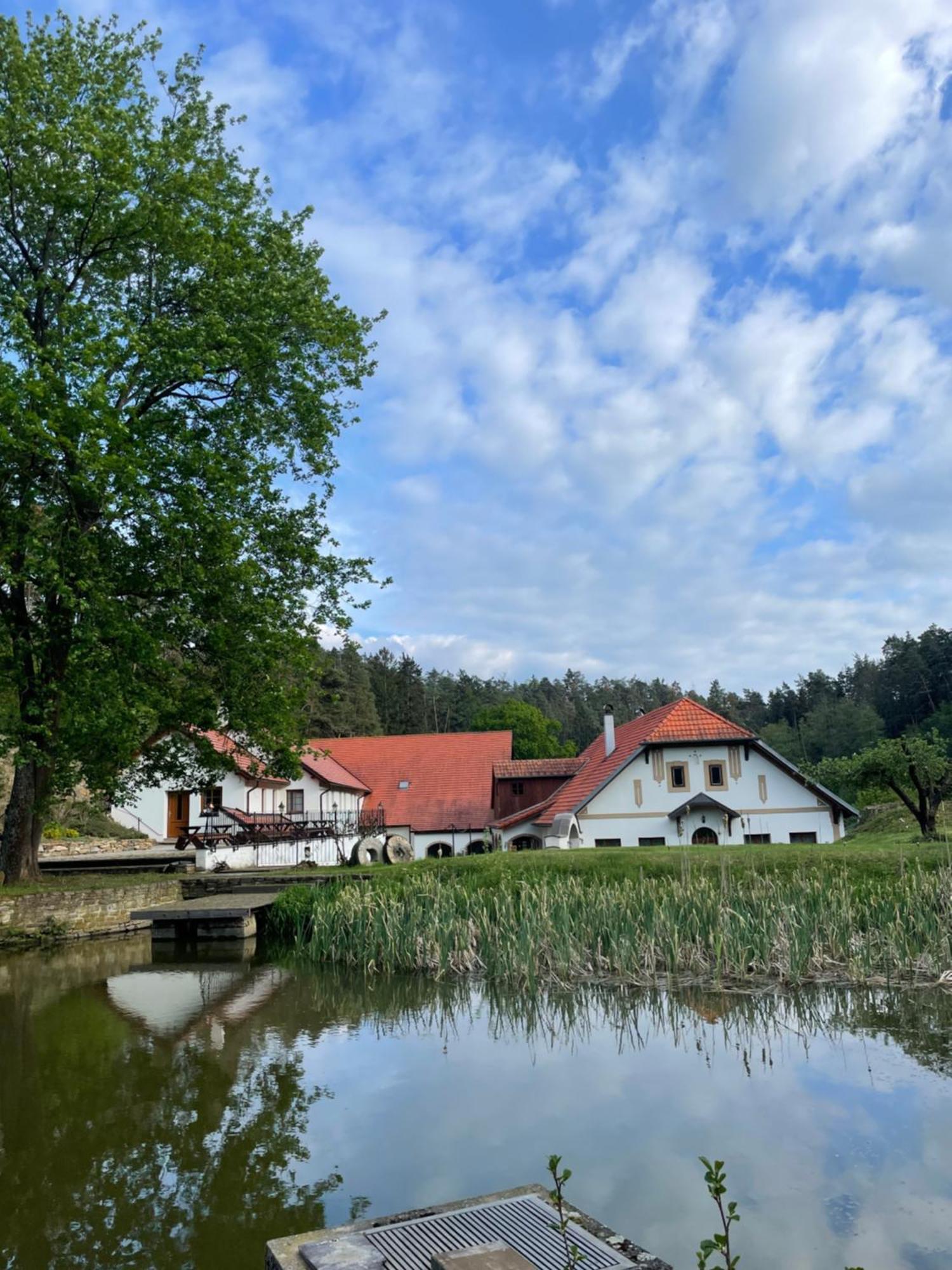 Penzion Tříletý Mlýn Police  Exterior foto