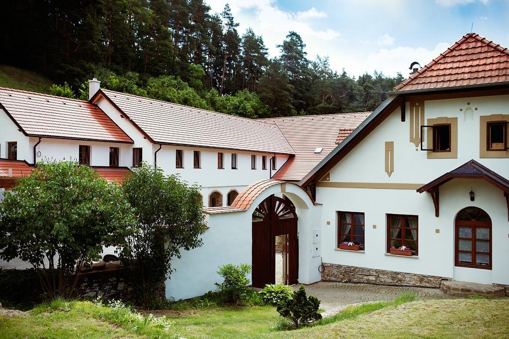 Penzion Tříletý Mlýn Police  Exterior foto